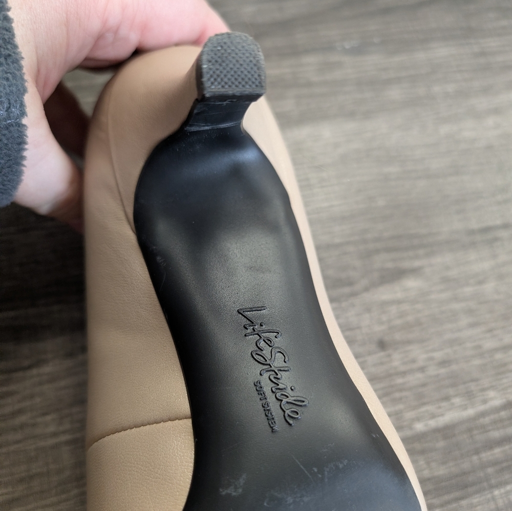 Life Stride Women's Size 8 Nude Heels - Picture 14 of 16